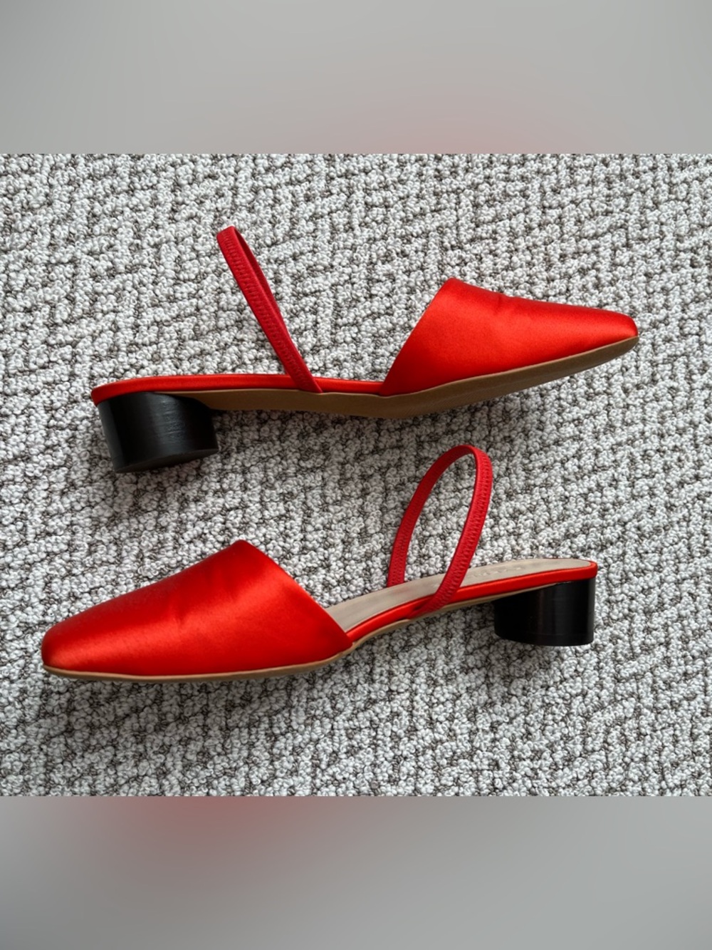 Everlane The Tapered Square
Toe Slingback Heel